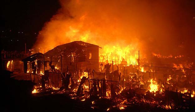 हलेसी बजारमा लागेको आगलागीमा सात घर जले, क्षतिको विवरण आउन बाँकी