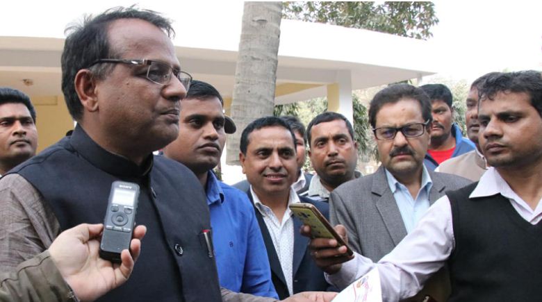 जनताको गुनासो सुन्न घरघरमा जान्छु : मुख्यमन्त्री राउत