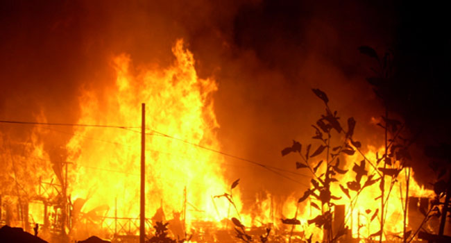 तेह्रथुममा आगलागी हुँदा ६ घर जलेर नष्ट