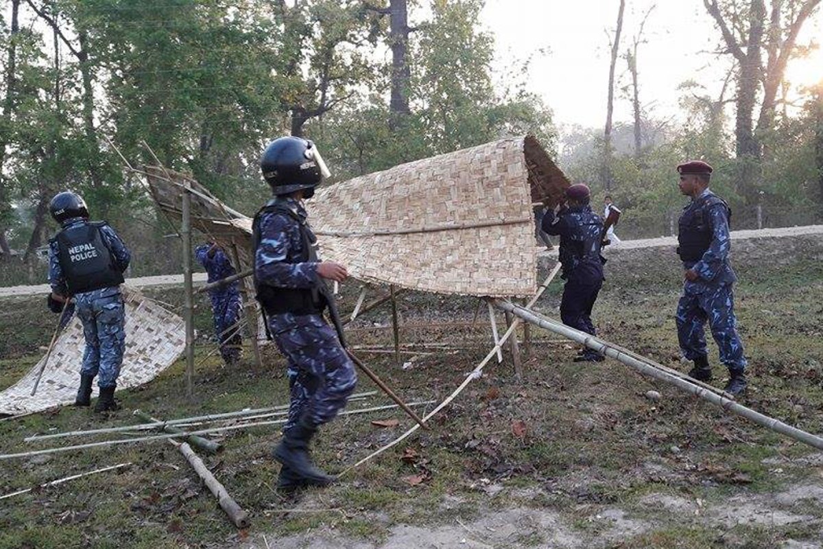 जग्गा अतिक्रमण गरी बनाइएका घर टहरा भत्काइयो