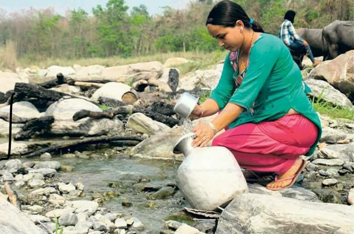 स्रोत नहुँदा खोलाको पानी पिउन बाध्य