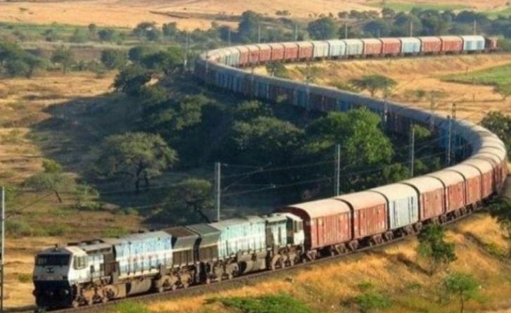 कलकत्ताबाट रेलमार्फत सामानको आयात शुरु,व्यापारीद्धारा खुशी ब्यक्त