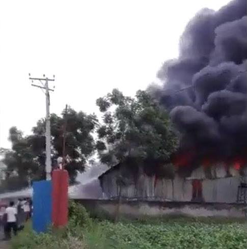 भरतपुरको रङ कारखानामा भिषण आगलागी