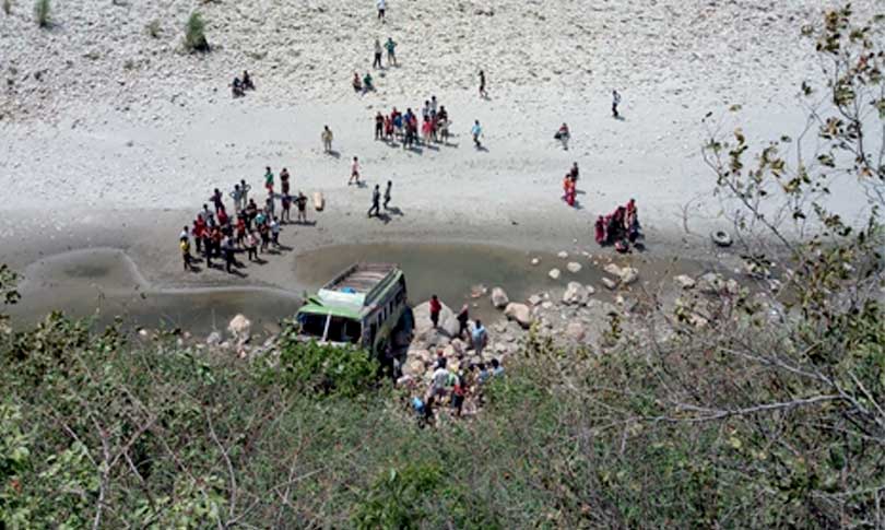 सल्यानमा यात्रुबहाक बस दुर्घटना, २० घाइते, एकको अवस्था गम्भीर