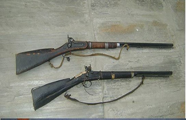 भरुवा बन्दुकसहित दुई पक्राउ