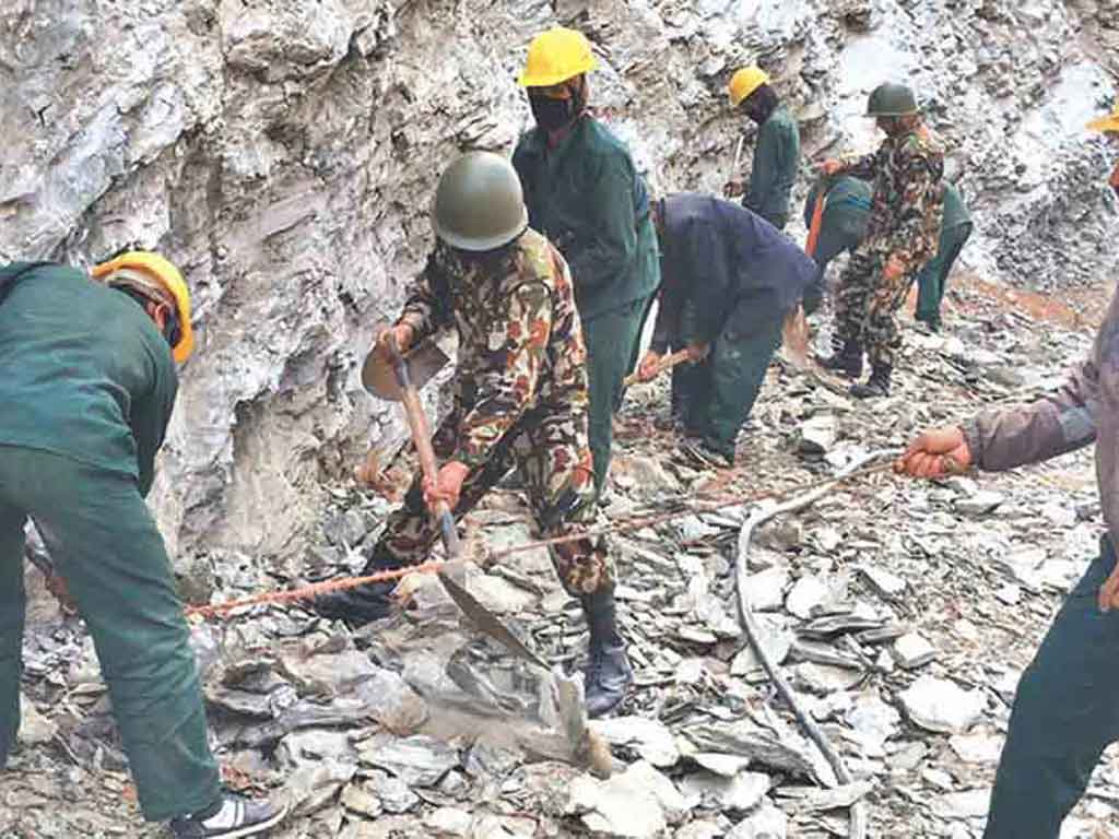 सेनाले एक हजार ४८ किलोमिटर सडक निर्माण ग¥यो