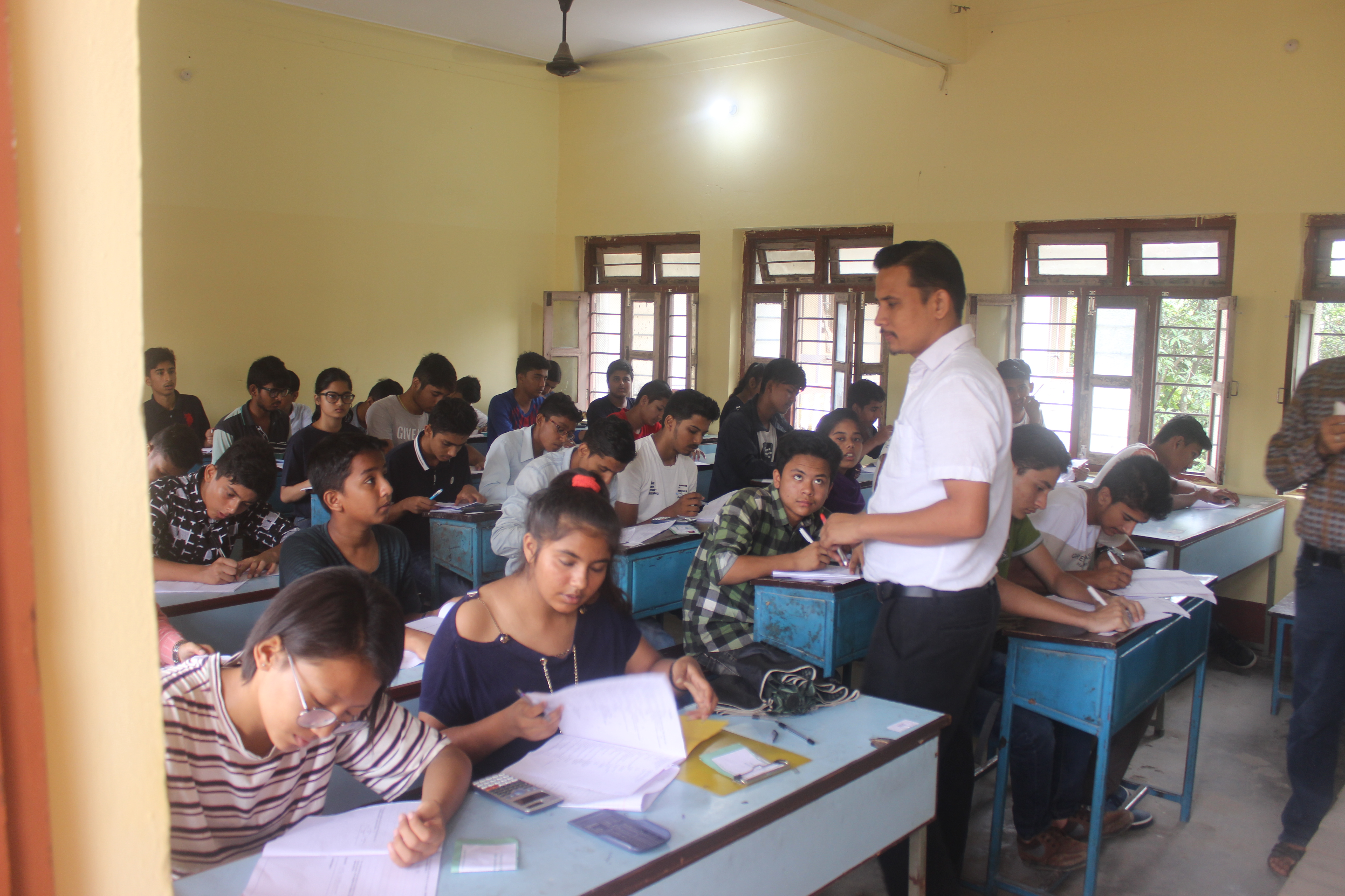 अरनिकोले पनि लियो प्रवेश परिक्षा