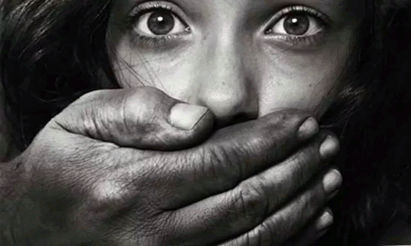 चार बलात्कारी रंगेहात पक्राउ