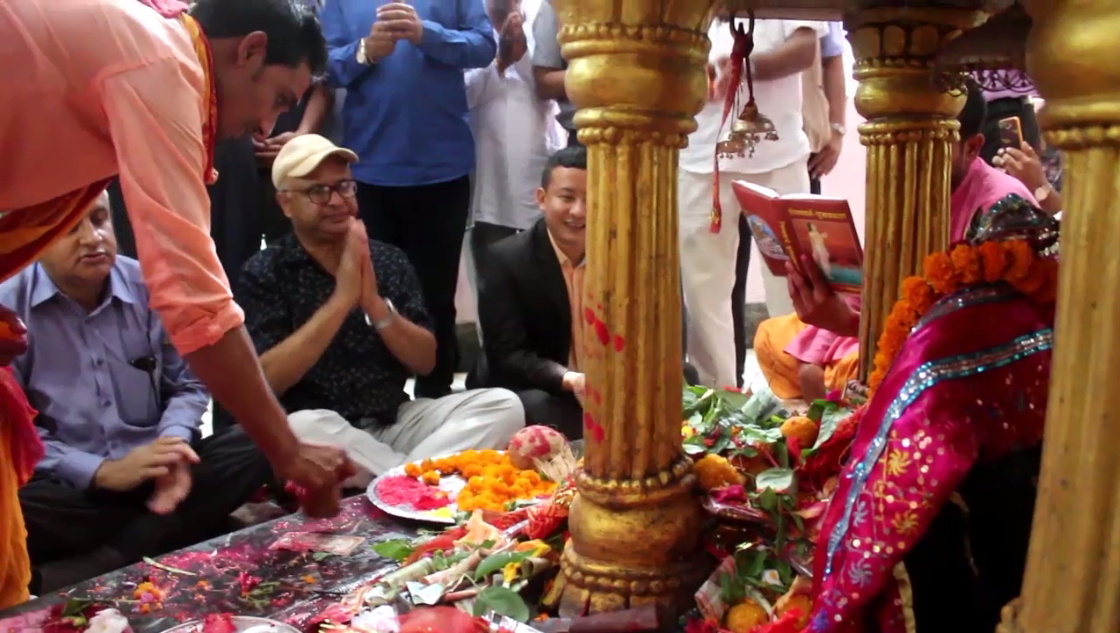 श्रीसंसारी माईस्थानमा प्रदेश मन्त्रीहरुले गरे सामूहिक पुजा