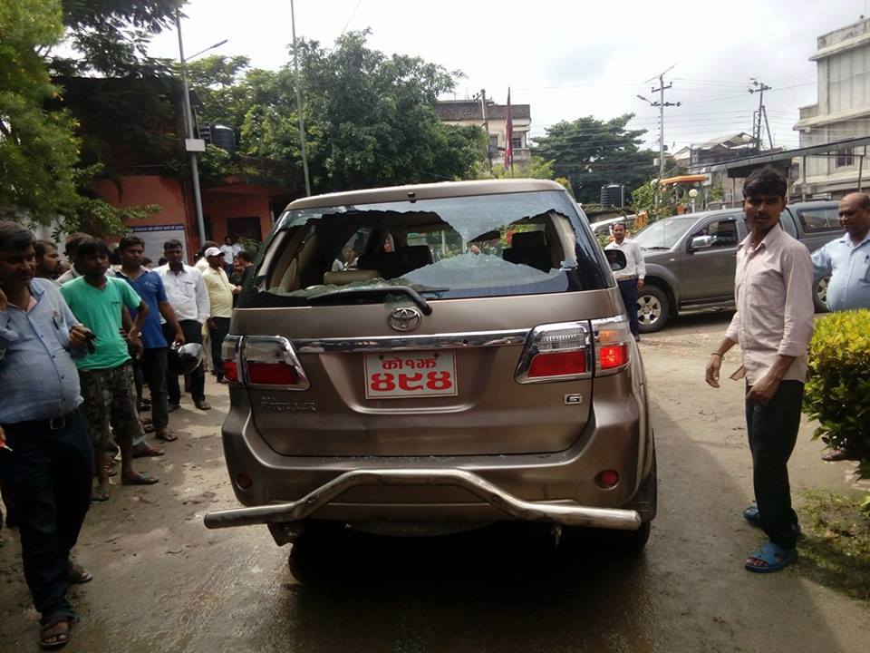 ब्रेकिङ न्यूज : विराटनगर महानगरपालिकाका मेयर भीम पराजुलीको कार्यकक्ष नजिकै बम विस्फोट