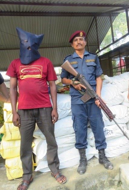 ठुलो परिमाणमा अवैध सुर्ती र मल सहित पक्राउ