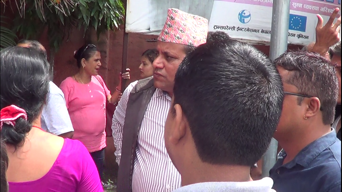 विराटनगरका मेयरलाई लक्षित गर्दे महानगरमा बम विष्फोट, विष्फोटको आशंकामा ९ जना प्रहरी नियन्त्रणमा