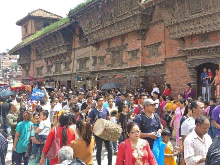 काठमाडौं उपत्यकामा गाईजात्राको रौनक (फोटोफिचर)