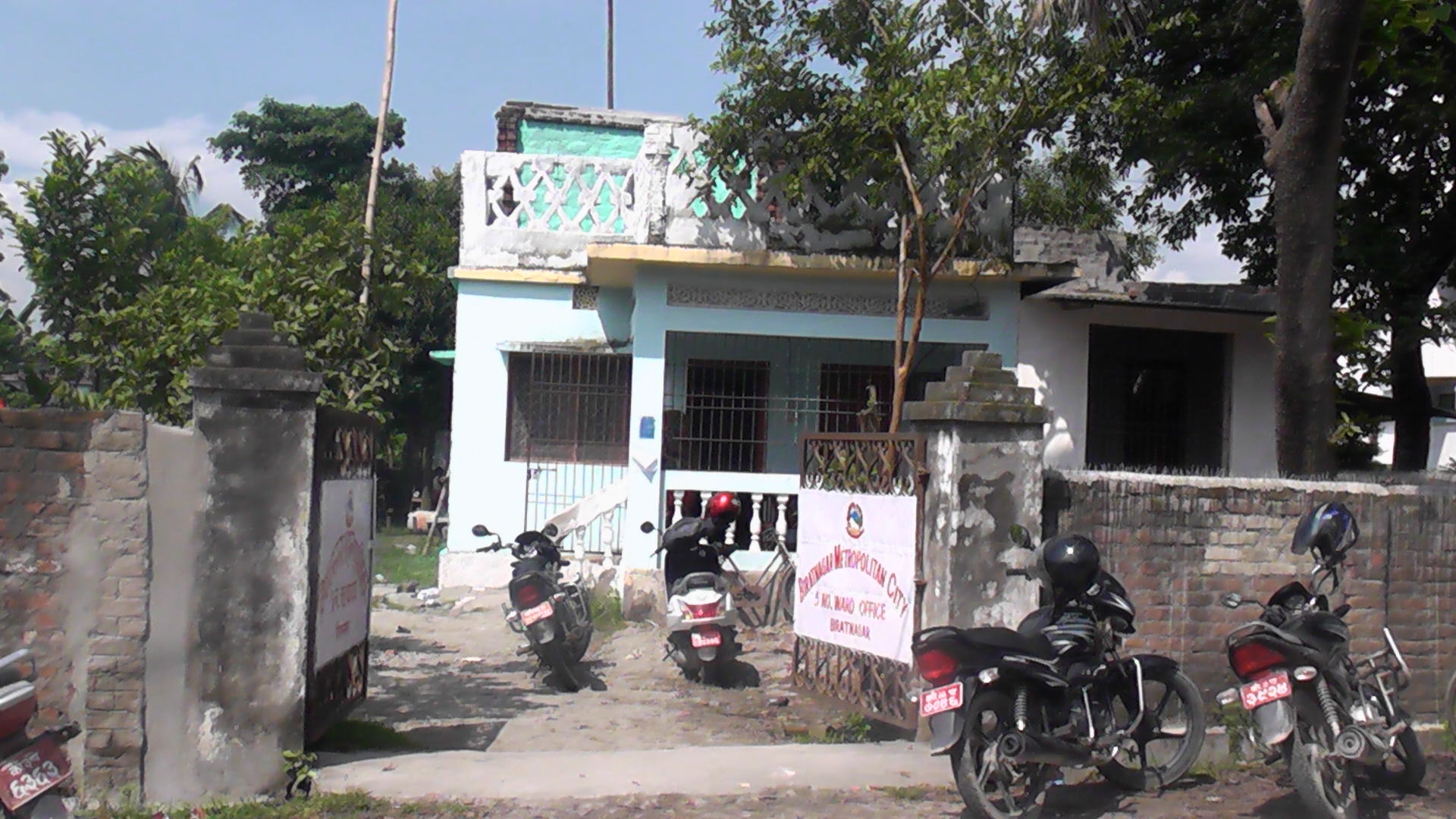 विराटनगरका वडाबाट जनताले प्रभावकारी सेवा पाउन सकेनन्, १२ जनाको दरबन्दी भएको वडामा ३ कर्मचारी मात्र