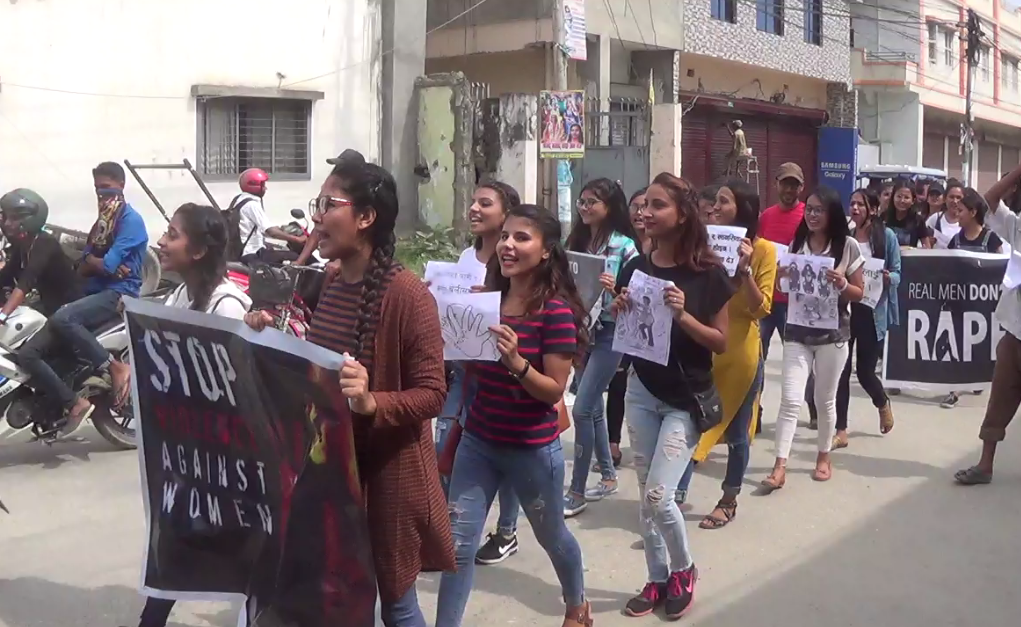 बलात्कारीलाई फाँसीको माग