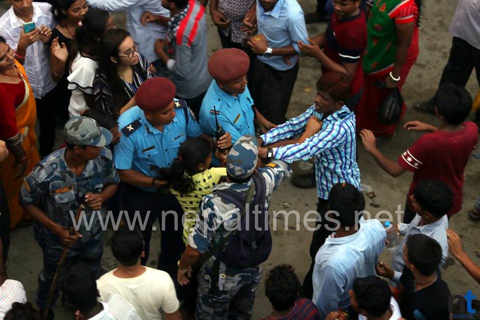 महिलामाथि यो कस्तो ब्यबहार,श्रीराधाकृष्ण रथयात्रामा जे देखियो