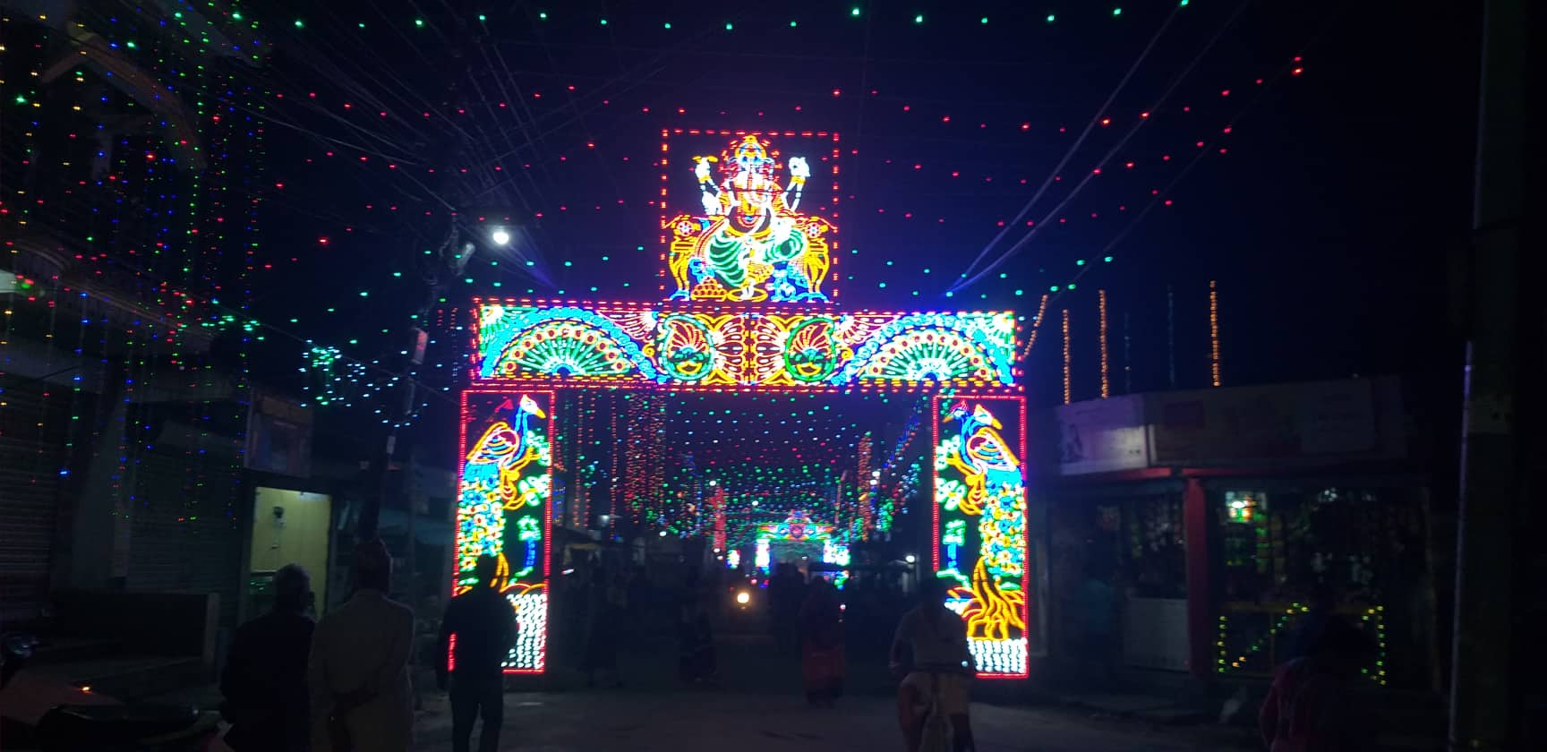 विराटनगरमा बत्तीको झिलीमिली यस्तो देखियो