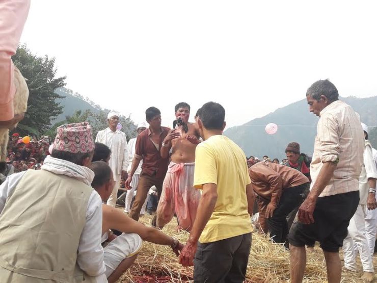 सुन्दै अचम्म लाग्ने परम्परा: ६४ बोका मान्छेको दाँतले टोकेर मार्ने प्रचलन