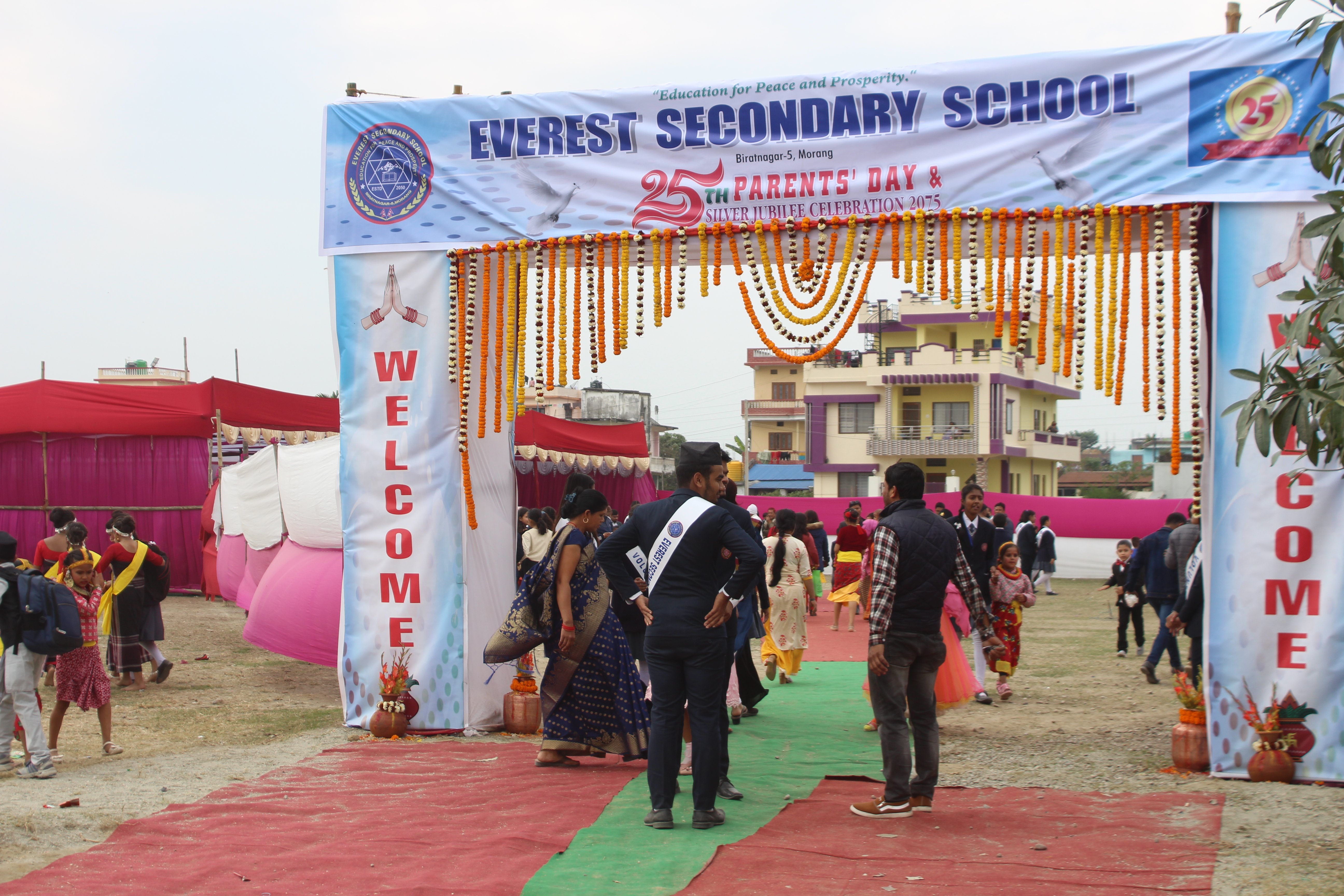 एभरेष्ट स्कुलको रजत जयन्ती यस्तो देखियो(फोटो फिचरसहित)