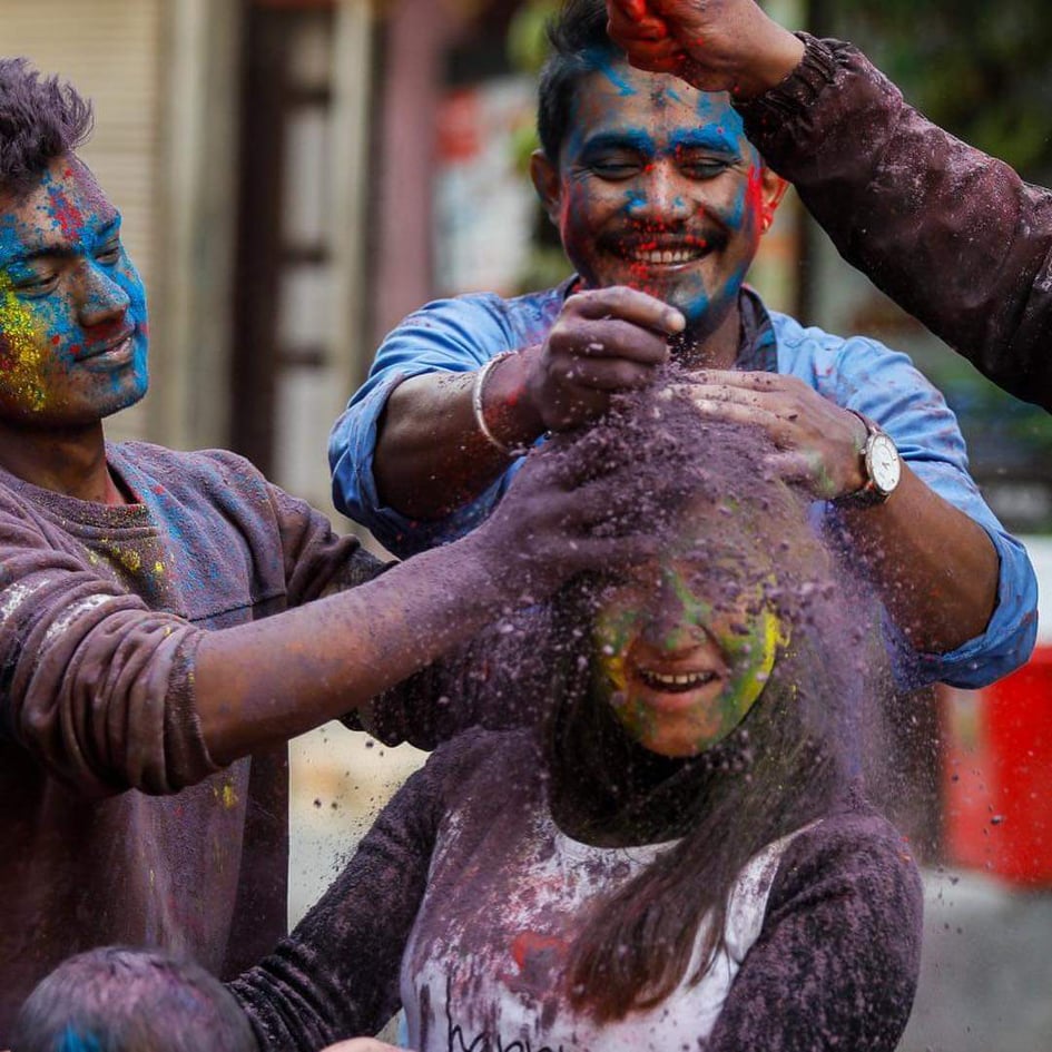 अनुहार होइन मन रङ्ग्याउनुपर्छ