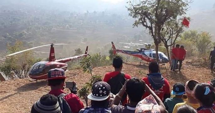 नेतालाई हेलिकप्टर प्रतिस्पर्धा : २४ दिनमा २८ वटा हेलिकप्टर धादिङको भूमीमा