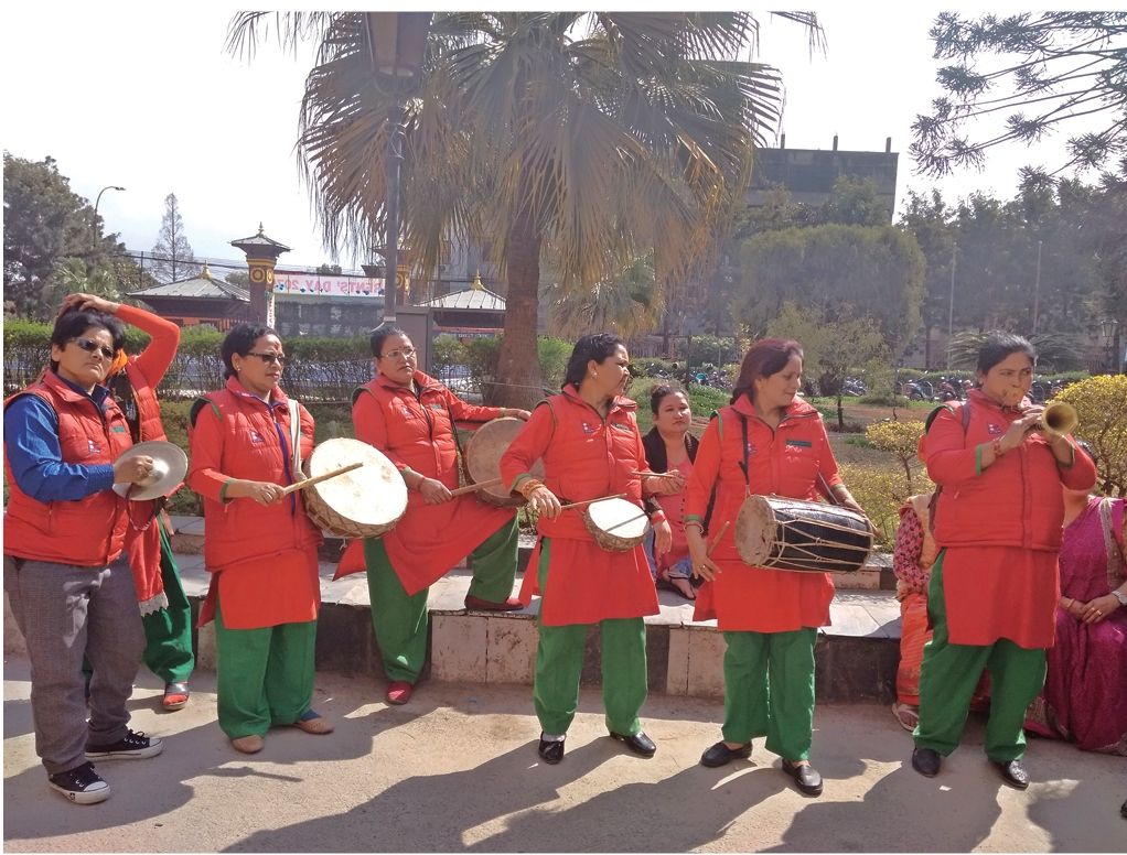 महिलाले बजाए पञ्चेबाजा