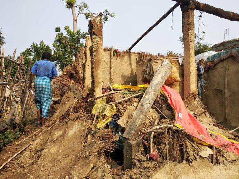 पर्सामा फेरी हावाहुरीको बितण्डाः एकको मृत्यु, दर्जनौं घाइते (फोटोफिचर)