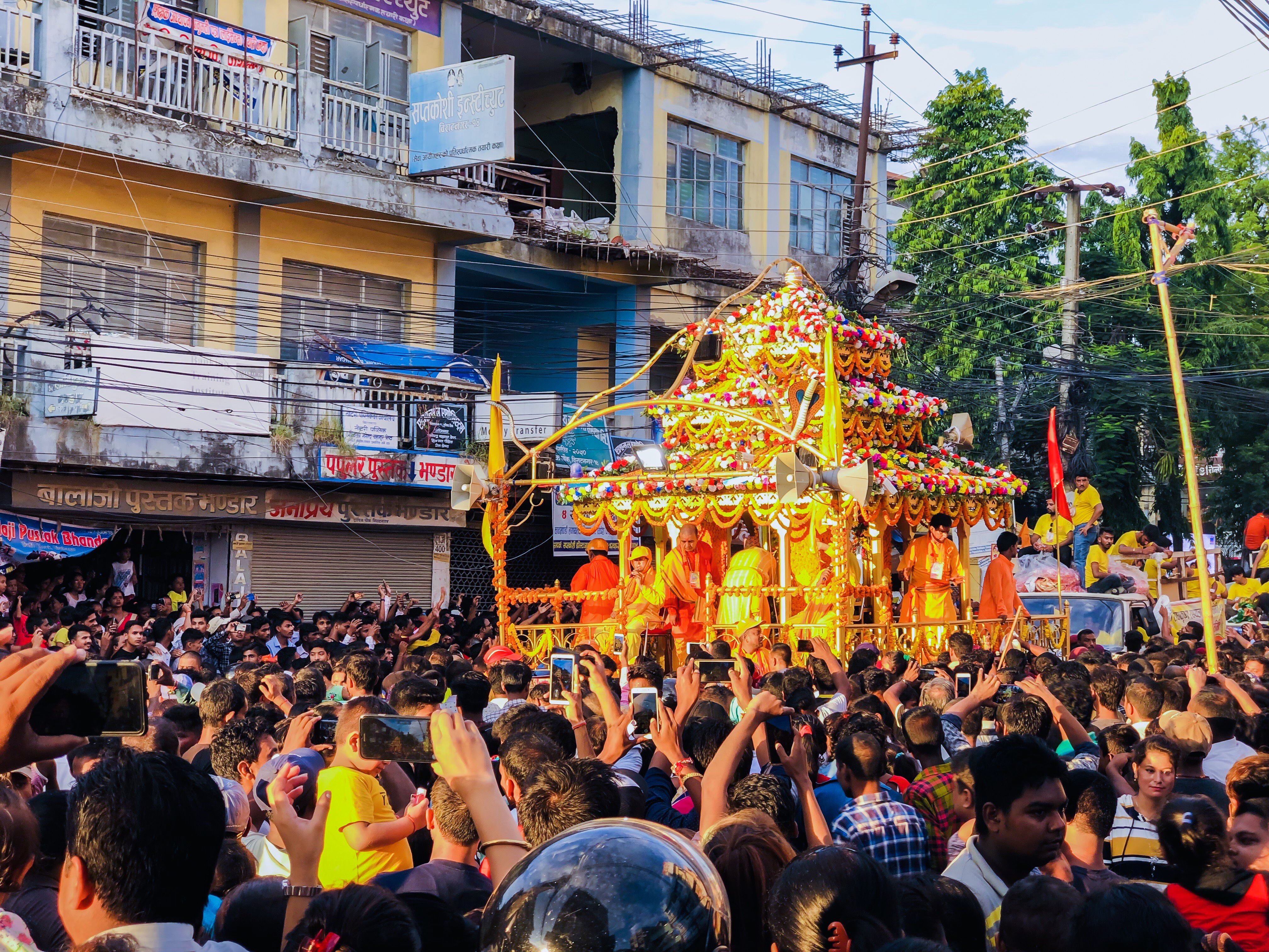 भब्यरुपमा सकियो विराटनगरको ऐतिहासिक रथयात्रा, ४० जना पक्राउ