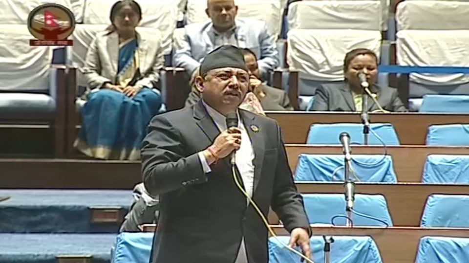 कांग्रेस सांसदले मागे स्वास्थ्यमन्त्रीको राजीनामा