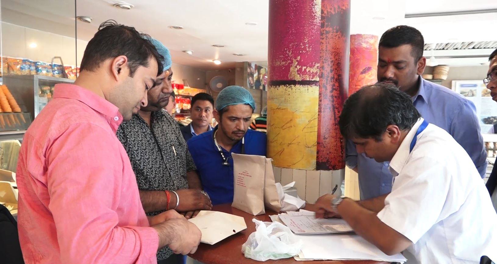 सरकारले मिठाई पसलहरुको अनुगमनमा कडाई गर्ने