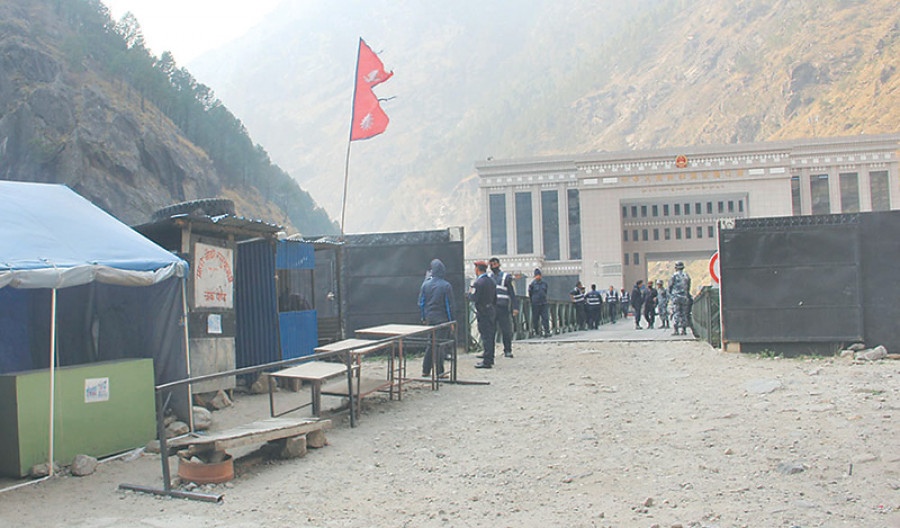 रसुवागढी नाकाबाट नेपाल प्रवेश गर्नेहरुको स्वास्थ्य परीक्षण गरिने