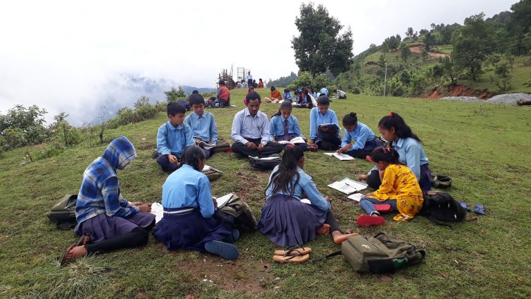 विद्यार्थी बोलाउने होइन शिक्षक टोलमै पठाउने