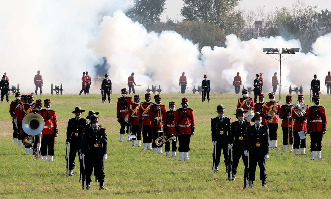 टुँडिखेलमा सेनाले गर्‍यो फूलपाती बढाइँ (फाेटाे फिचर)
