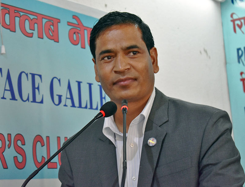 मुख्यमन्त्रीविरुद्धको अविश्वासको प्रस्ताव रोक्न प्रचण्ड र नेपाल समूहका नेताहरु छलफलमा