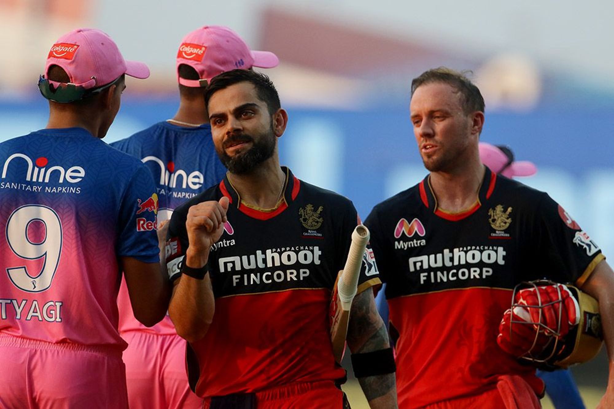 आईपीएल : बेंगलोरद्वारा राजस्थान ८ विकेटले पराजित, अंक तालिकाे शीर्षस्थानमा उक्लियाे