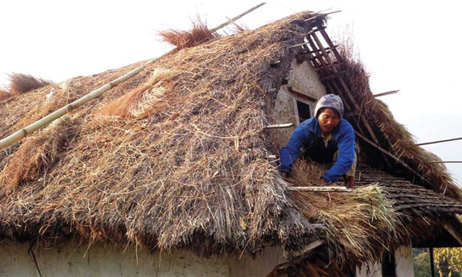 तीन वर्षभित्र खरको छाना हटाउने सरकारको योजना
