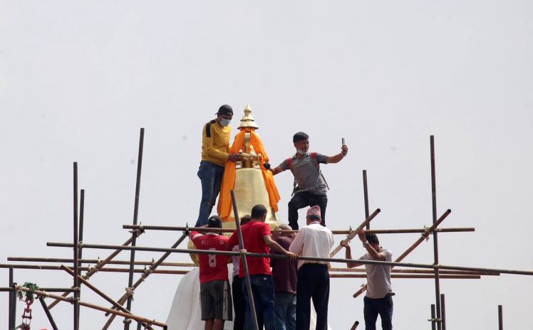 रानीपोखरीको बालगोपालेश्वर मन्दिरमा आज गजुर राखियो