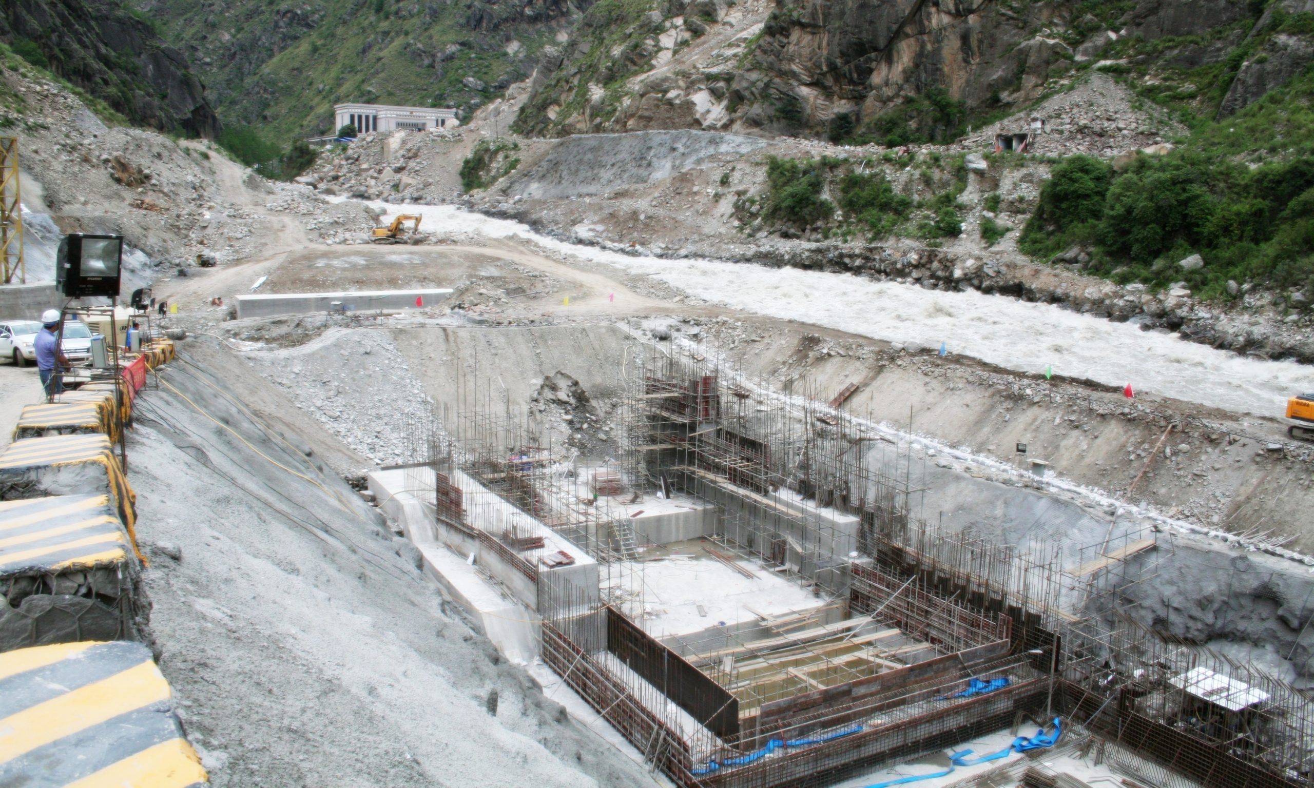 रसुवागढी जलविद्यु्त आयोजनाका भारत र चीनमा रोकिएका कामदार आउने