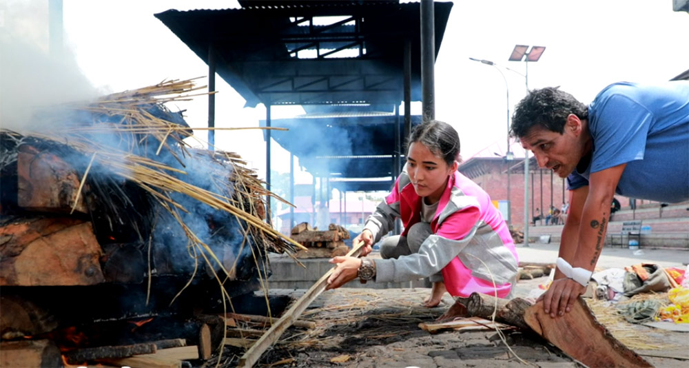 स्याबास सपना ! बेवारिसे शव जलाएर जो बनिन् विश्वकै प्रेरणादायी
