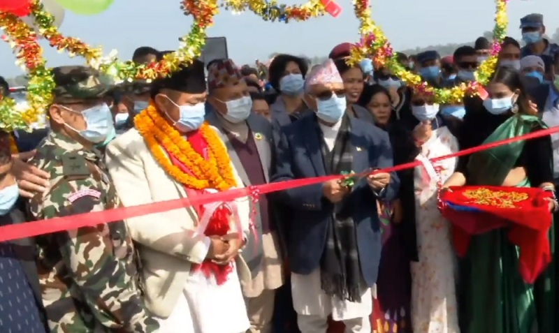 राप्ती नदीमा बनेको नेपालको दोस्रो लामो पक्की पुलको प्रधानमन्त्रीद्वारा उद्घाटन