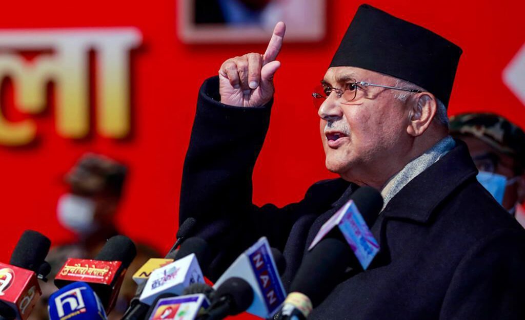 ४ पूर्वप्रधानन्यायाधीशलाई प्रधानमन्त्रीले भने- न्यायालयलाई नधम्क्याउनुस्