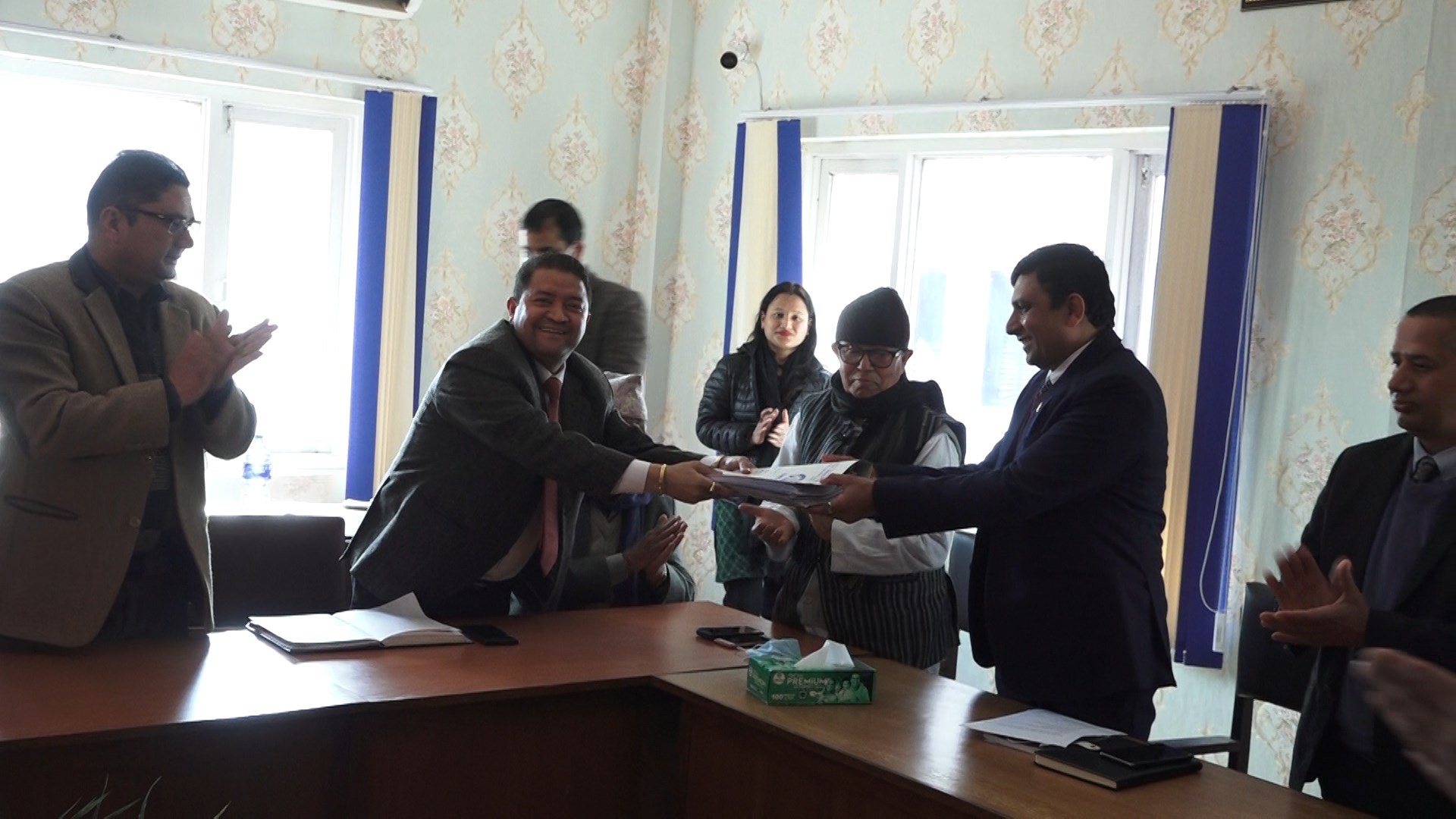 कांग्रेस नेता नेपाल सहकारी बैक दर्ताको प्रक्रियामा जुटे