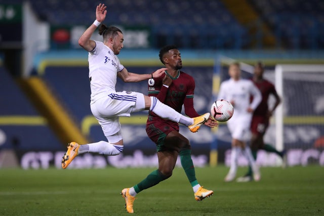 इङ्ग्लिस प्रिमियर लिगः उल्भर ह्याम्पटन वान्डरससँग लिड्स युनाइटेड पराजित