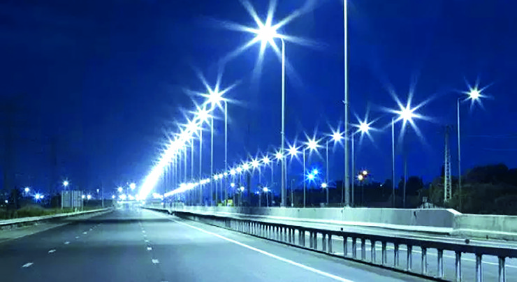 काठमाडौँका मुख्य सडकमा आधुनिक सडक बत्ती जडान गरिँदै