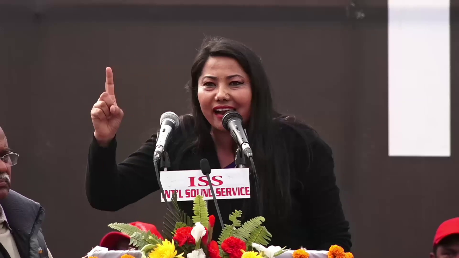 सन्की प्रधानमन्त्रीको प्यादा बन्ने व्यक्तिविरुद्ध बोल्दा महिला अस्मिताको प्रश्न आउँदैनः नेतृ झाँक्री