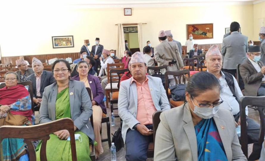 ओलीको नयाँ स्थायी कमिटीमा गौतम अटाए, नेपाल समूह समेटिएनन्