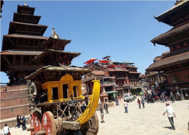 बिस्केट जात्रा मनाउन रोक लगाएपछि स्थानीयवासीद्वारा विरोध