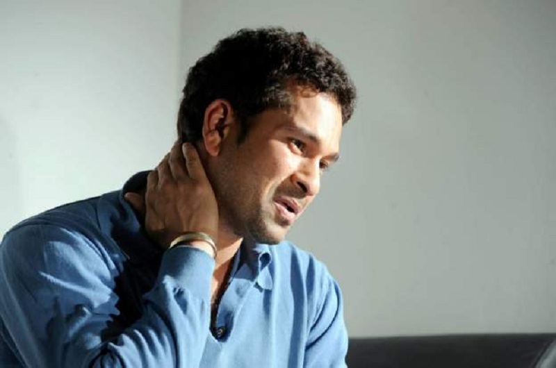 भारतका चर्चित क्रिकेट खेलाडी तेन्दुलकर अस्पताल भर्ना