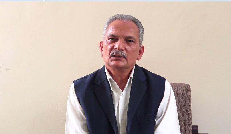 ‘बरु प्रधानमन्त्रीका रुपमा लौरो उभ्याउँ, संविधान चाहिँ जोगाऔँ’