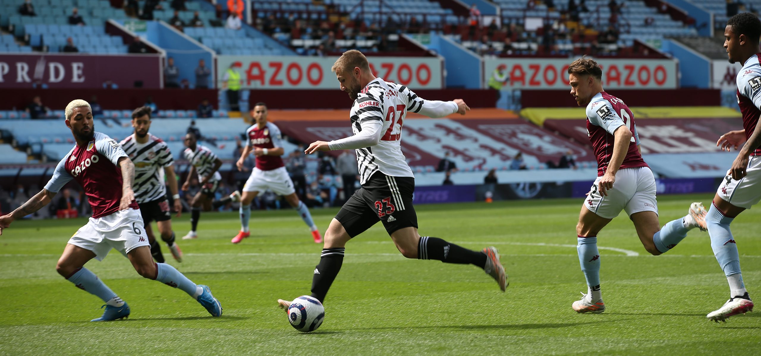 इङ्ग्लिस प्रिमियर लिग फुटबलमा म्यानचेस्टर युनाइटेड विजयी